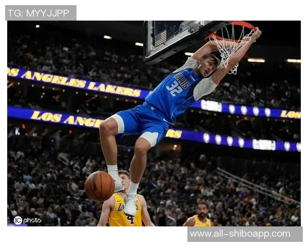 张佳玮点评浓眉与弗拉格的成长历程揭示篮球背后的成人礼意义